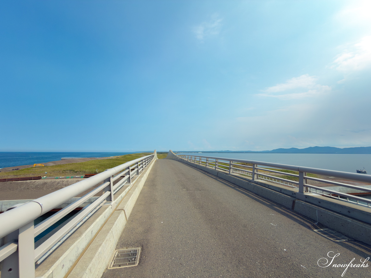 これぞ、北海道！サロマ湖とオホーツク海を望みながら『ワッカ原生花園』をのんびりサイクリング(^^)/